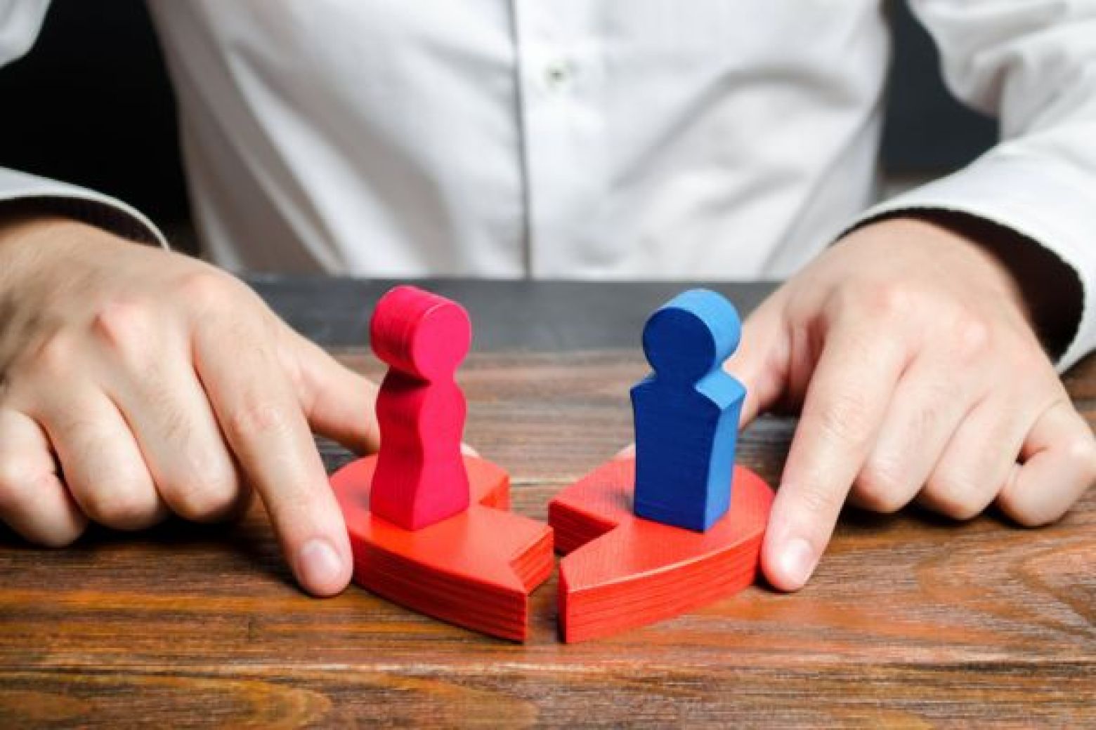 EL INCUMPLIMIENTOS DEL RÉGIMEN DE VISITAS Y LAS PENSIONES DE ALIMENTOS